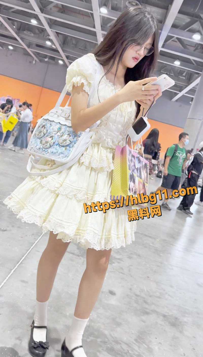 800X1409