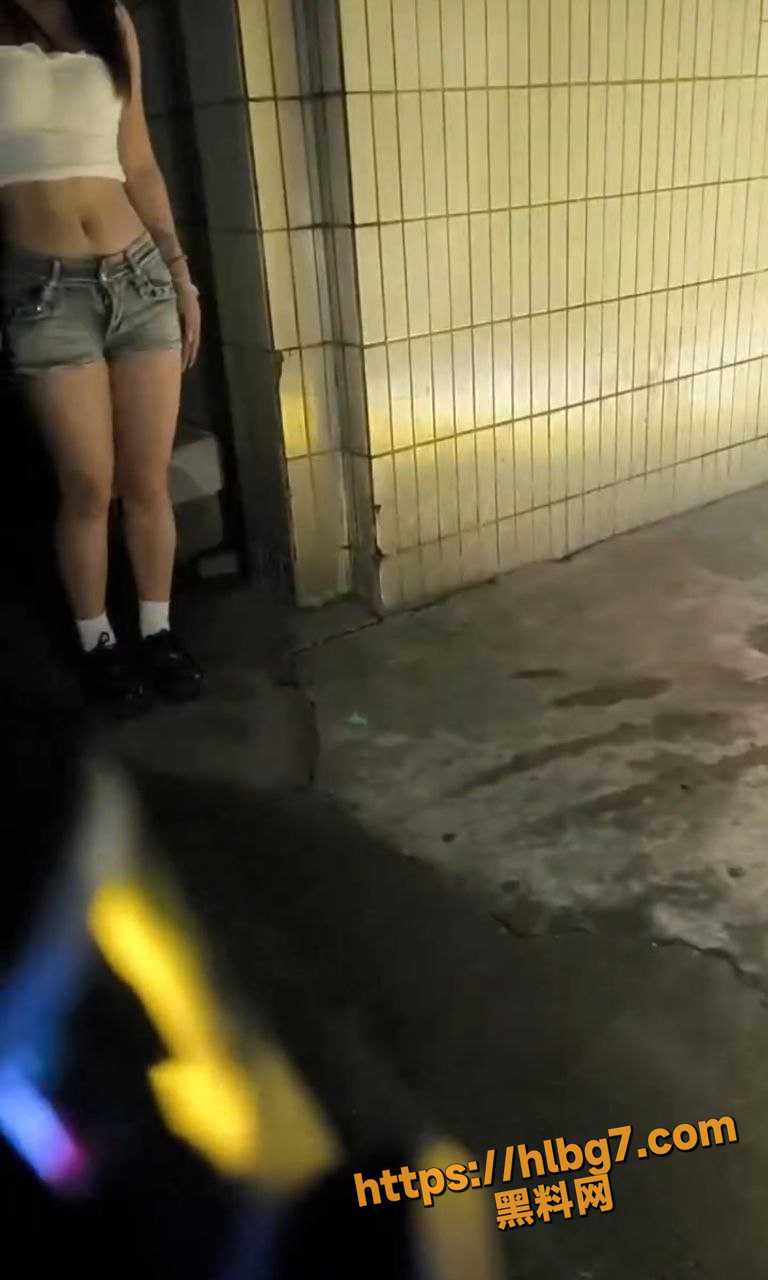 1304