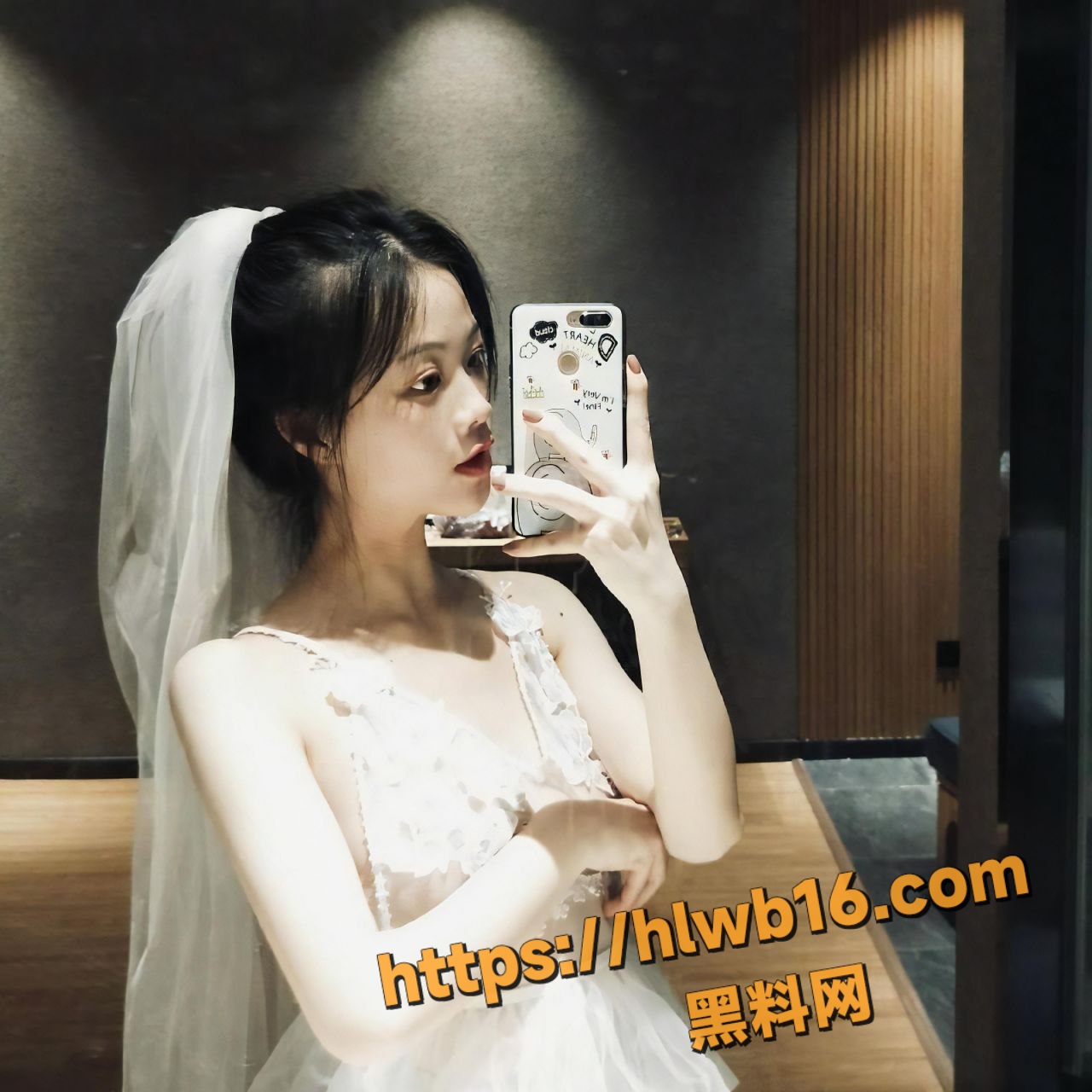 南宁高颜值美女 大璐璐 与男友做爱视频泄密流出 渔网袜口交后入 骚浪叫声直击灵魂！