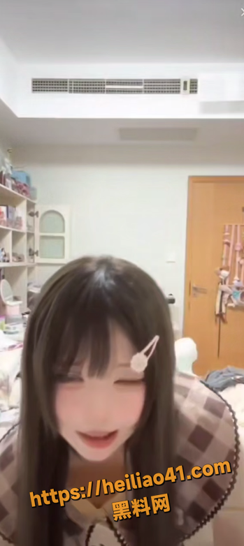 QQ20251217204130