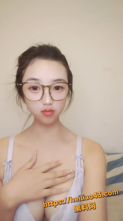 QQ20251223161536