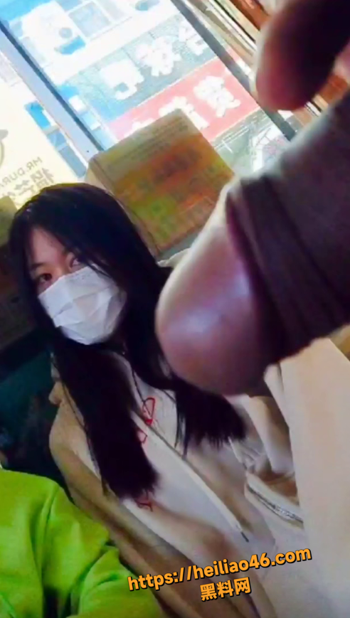 男子公共场所露出3