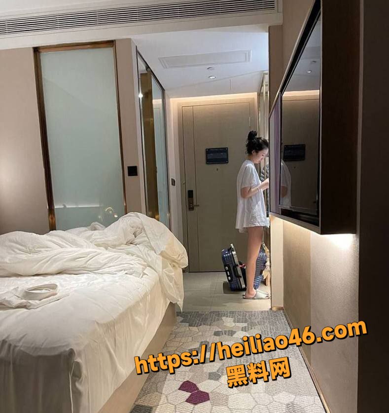 美乳翘臀5