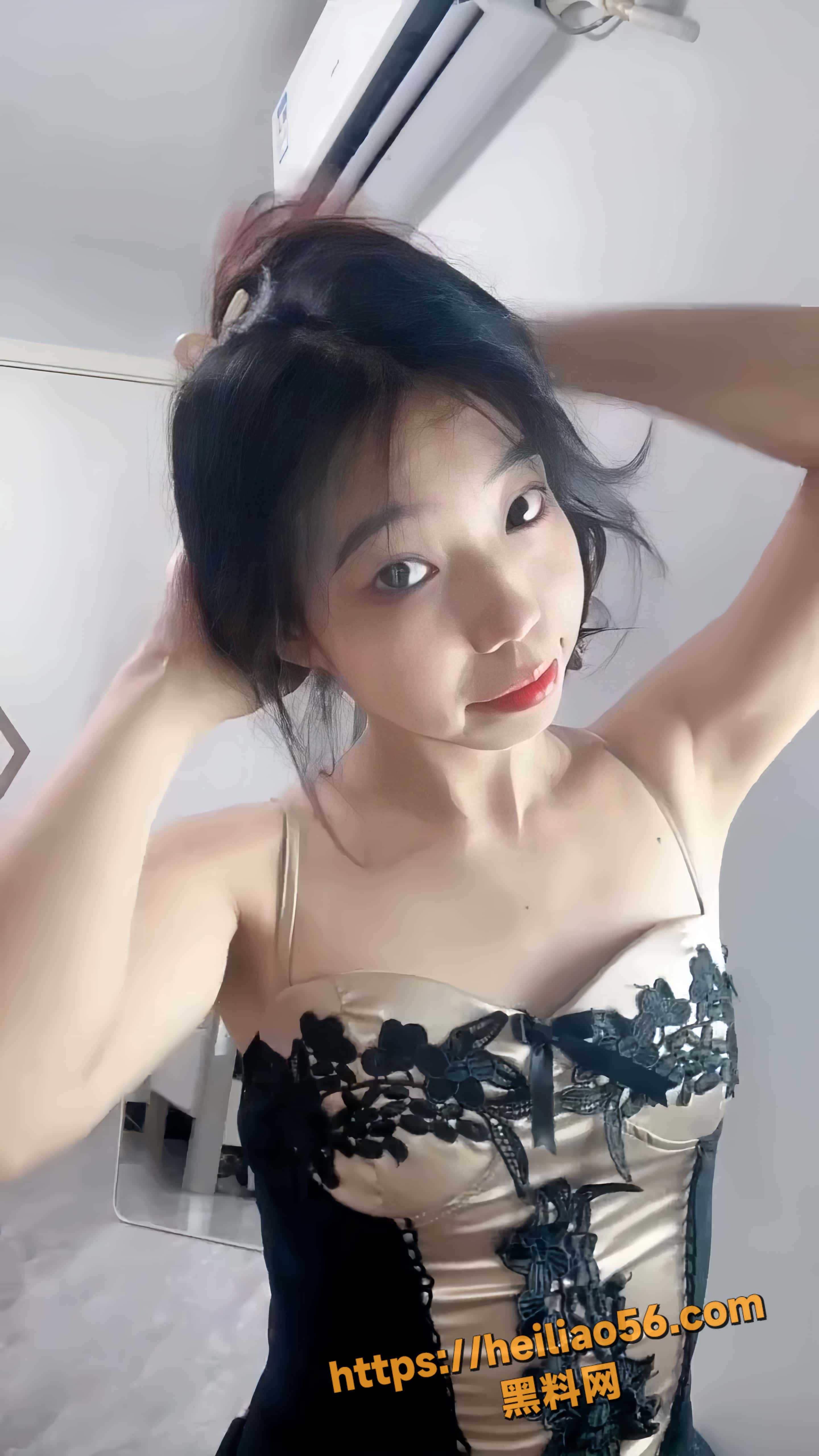 阿黑颜女神施施道具自慰2