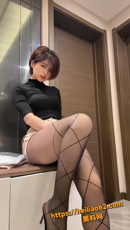 美乳翘臀6