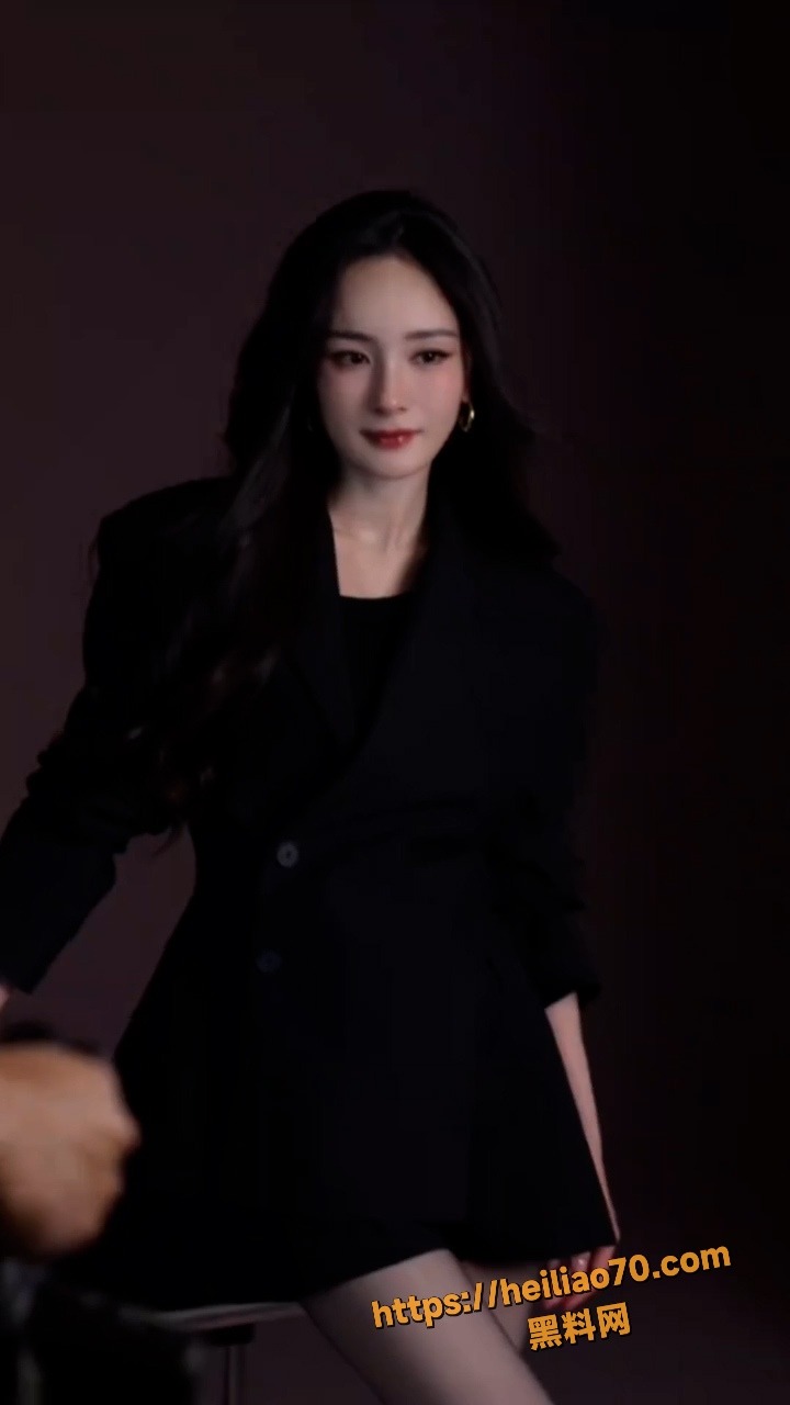 顶流明星 杨幂 AI语音撩骚小视频 声线克隆超像本人 骚话直接让人上头 用户求瓜