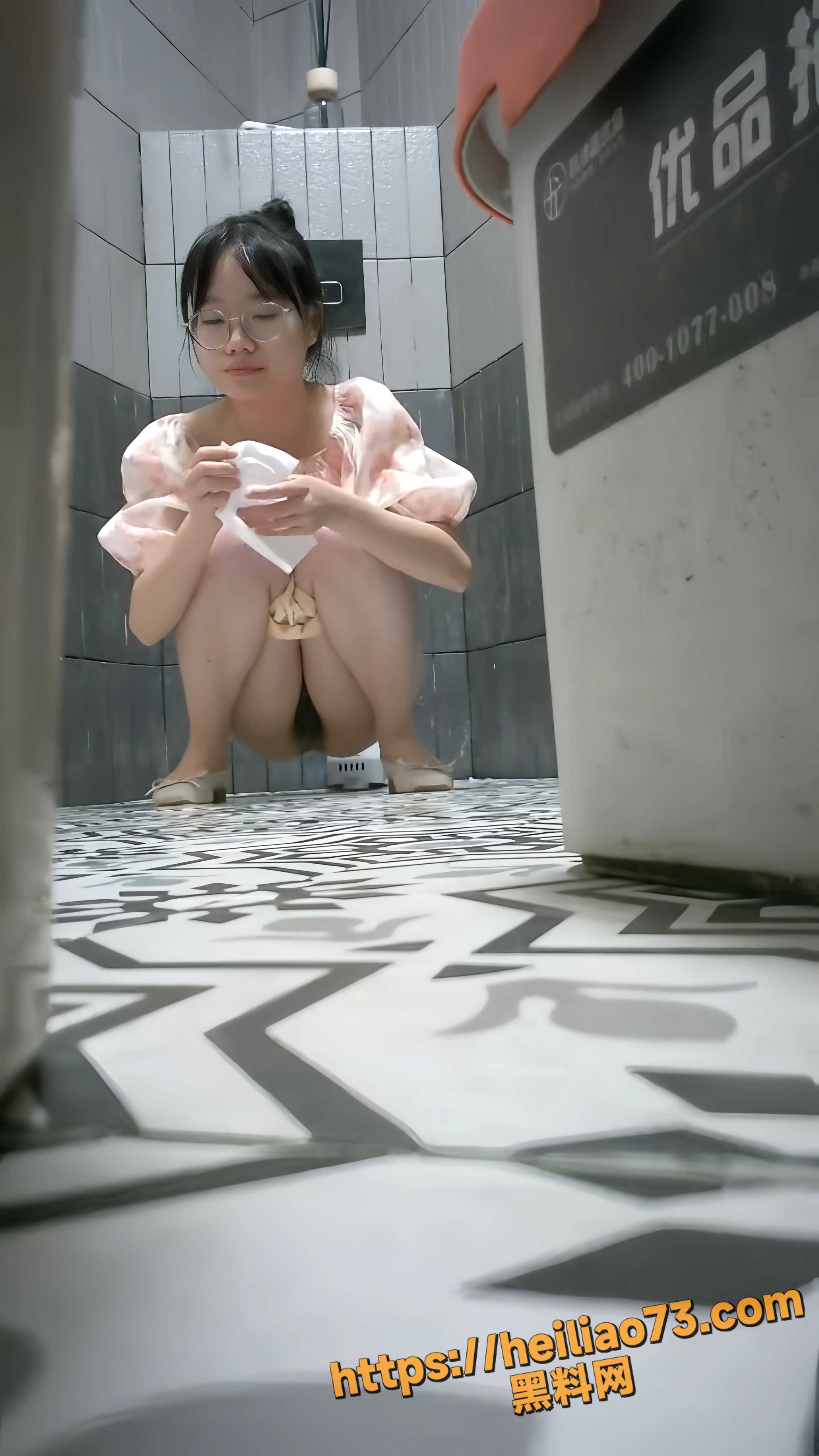 全景记录女厕偷拍视角1