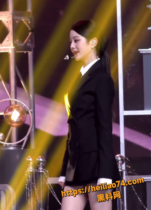张元英AI裸体演唱会2