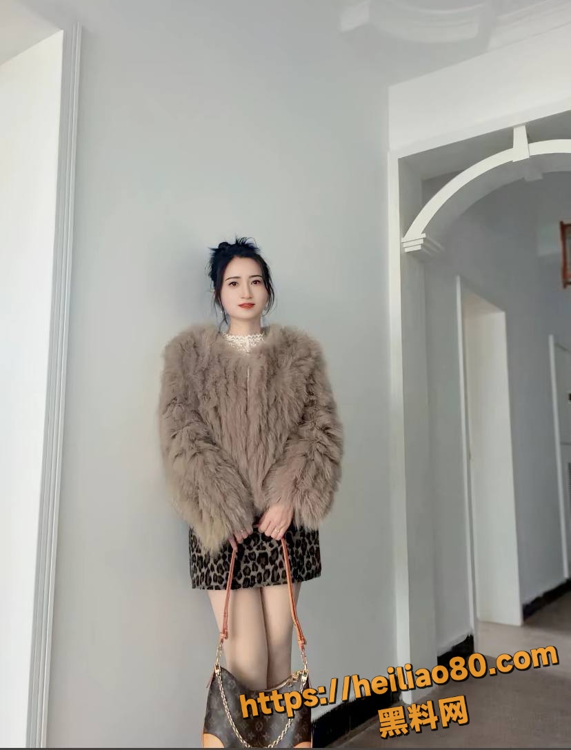 95后女教师贩卖淫秽视频 5