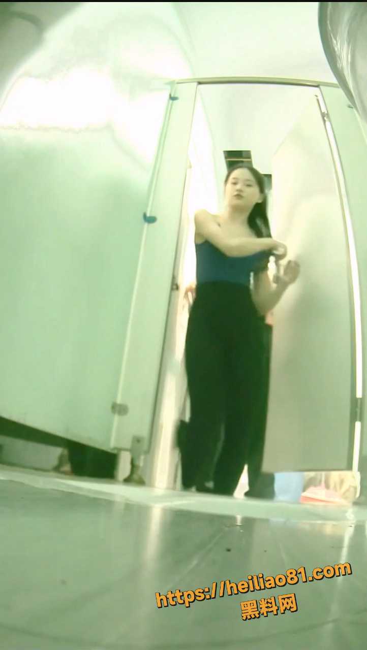 露脸出镜