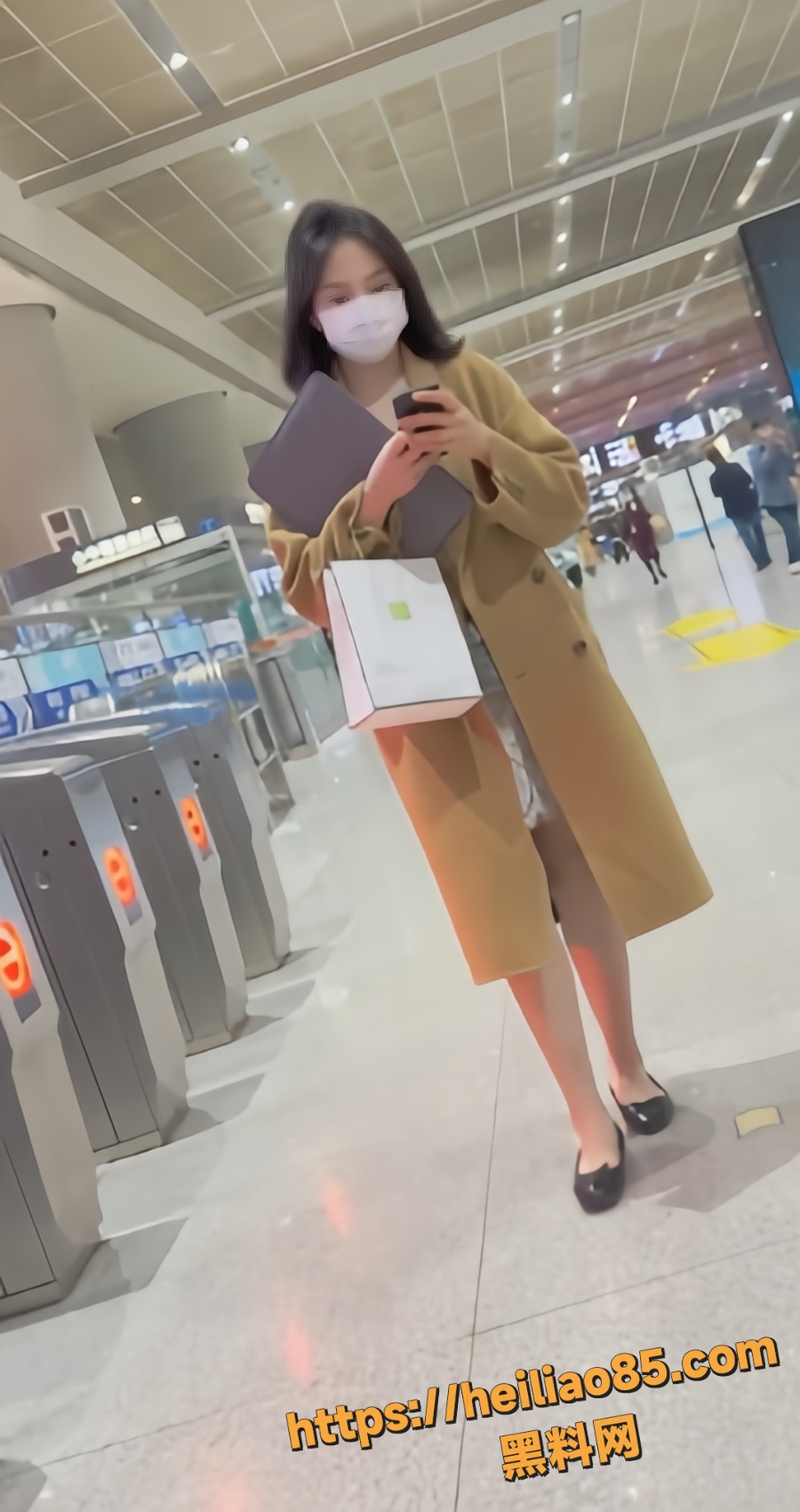 人妻走光视频3