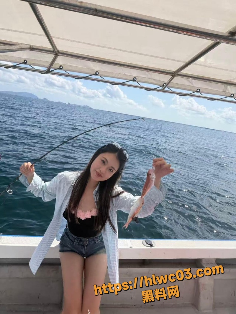 黑皮美女王悦不雅视频1