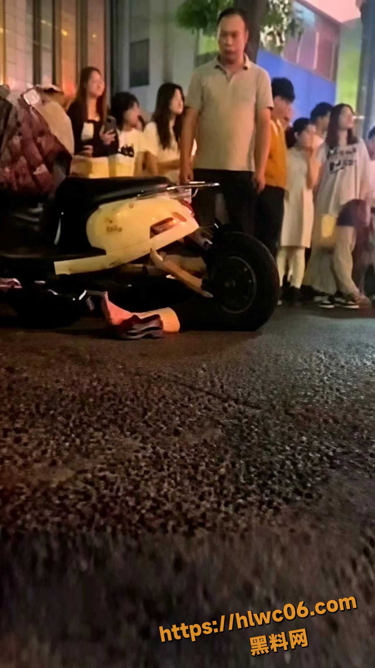 漳州女子当街打小三视频3