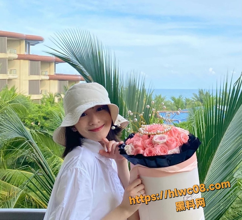 气质少妇变身水手服淫荡母狗1