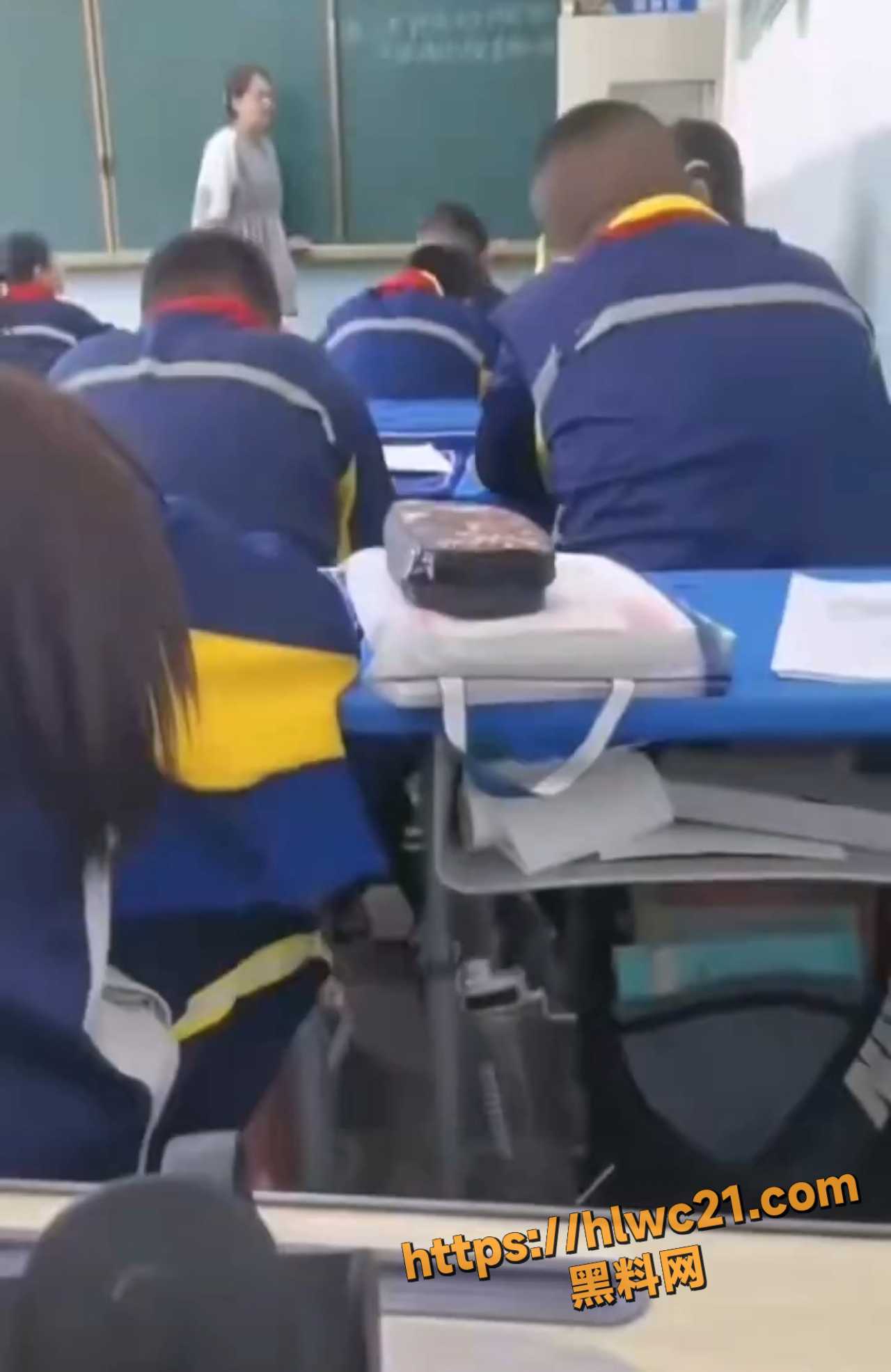 课堂掌掴脚踹学生调查