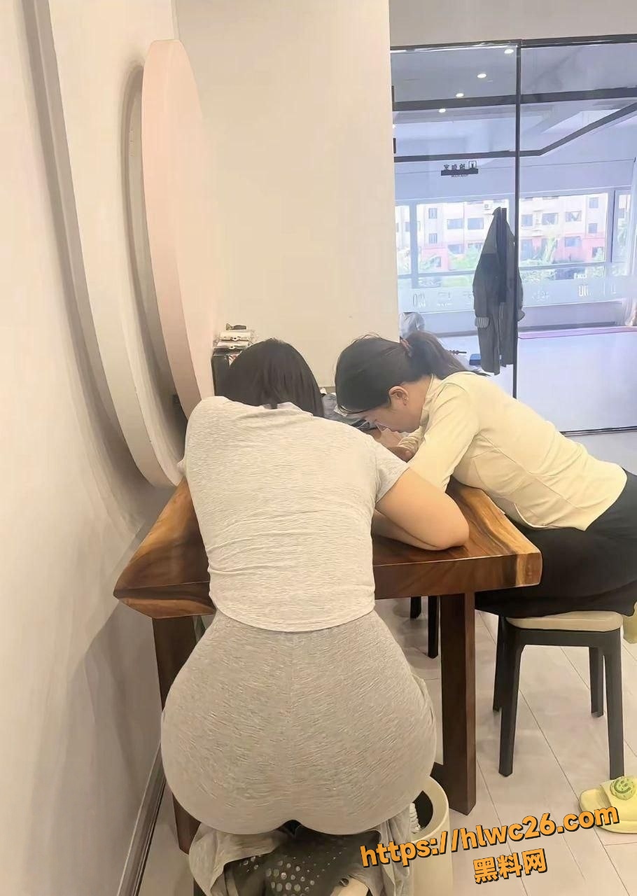 美乳翘臀16
