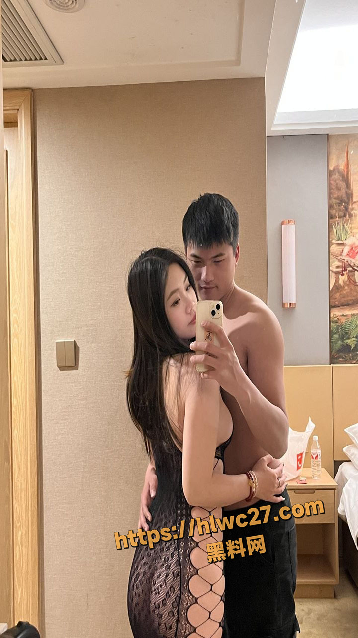 湖南小情侣狗链调教