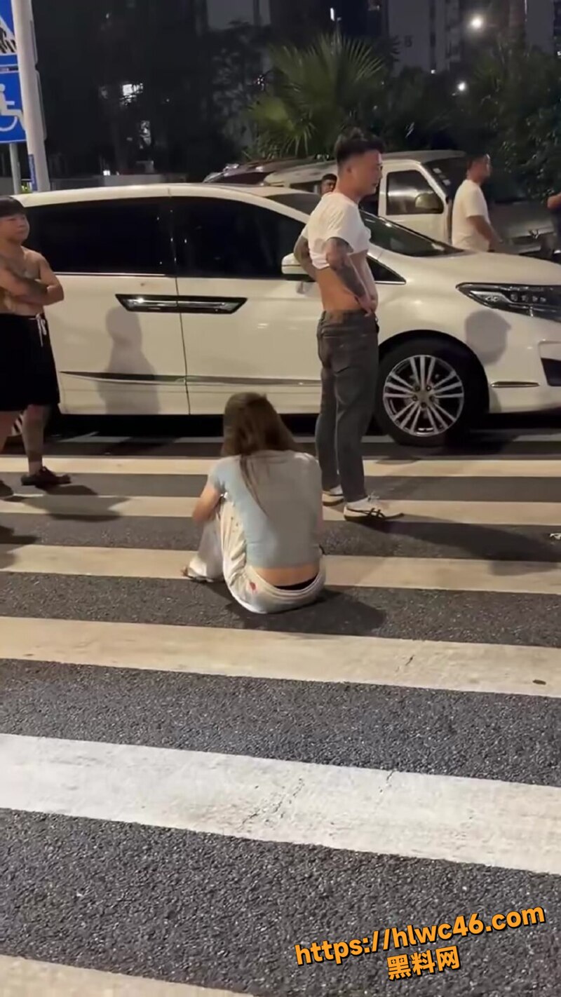 多人当街打架乱斗5