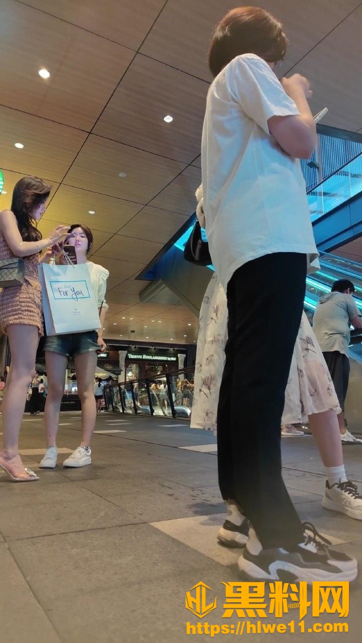 网红裙底风光